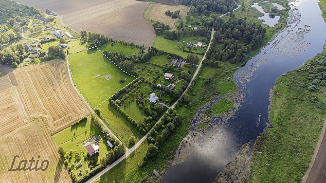 Pārdod zemi ar izbūvētiem pamatiem privātmājai un saimniecības ēkai ainaviskā vietā pie Lielupes.
Pi Бауска и Бауский край - изображение 1