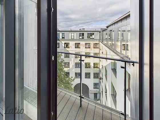 Izīrē modernu 3 istabu dzīvokli Rīgas centrā, Upīša pasāžā.
Dzīvoklis atrodas jaunā projekta mājā, 7 Rīga