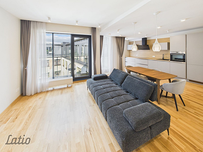 Izīrē modernu 3 istabu dzīvokli Rīgas centrā, Upīša pasāžā.
Dzīvoklis atrodas jaunā projekta mājā, 7 Рига - изображение 4