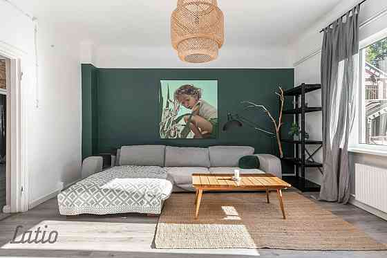 Piedāvājumā plašs, saulains mājas pirmais stāvs lieliskā vietā Codes ielā 58, Bieriņos, blakus parka Рига