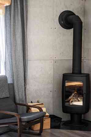 Piedāvājumā plašs, saulains mājas pirmais stāvs lieliskā vietā Codes ielā 58, Bieriņos, blakus parka Рига