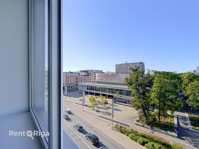 Birojs ar panorāmas skatu uz Dailes teātra skvēru.  Birojs sastāv no vienas lielas telpas 64 Rīga - foto 8