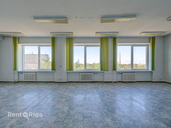 Birojs ar panorāmas skatu uz Dailes teātra skvēru.  Birojs sastāv no vienas lielas telpas 64 Rīga - foto 7