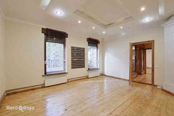 Офис  только после косметического ремонта!  Объект с отличным месторасположением Rīga