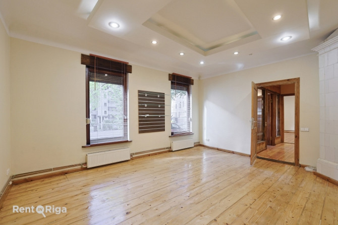 Birojs  tikko pēc kosmētiskā remonta!  Īpašums ar ļoti labu atrašanās vietu  pirmais Rīga - foto 4