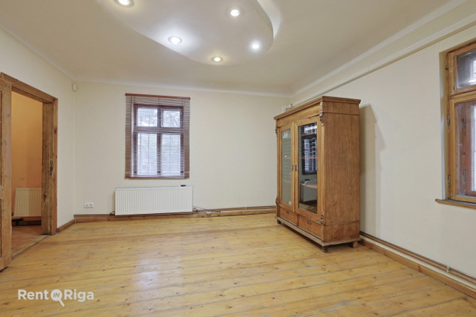 Birojs  tikko pēc kosmētiskā remonta!  Īpašums ar ļoti labu atrašanās vietu  pirmais Rīga - foto 3