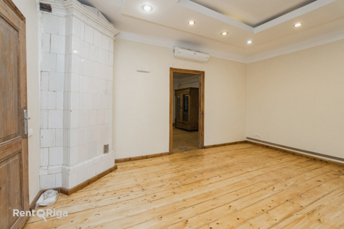 Birojs  tikko pēc kosmētiskā remonta!  Īpašums ar ļoti labu atrašanās vietu  pirmais Rīga - foto 7