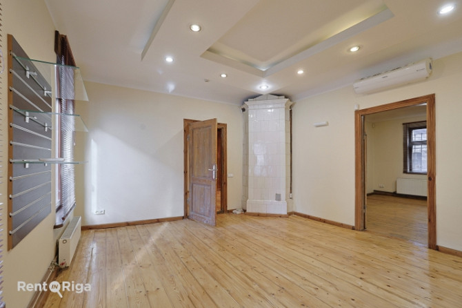 Birojs  tikko pēc kosmētiskā remonta!  Īpašums ar ļoti labu atrašanās vietu  pirmais Rīga - foto 5