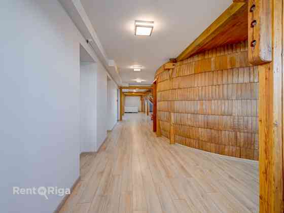 Divu līmeņu biroja telpas prestižā vietā  Elizabetes ielā.  Šis birojs apvieno modernu dizainu ar fu Rīga