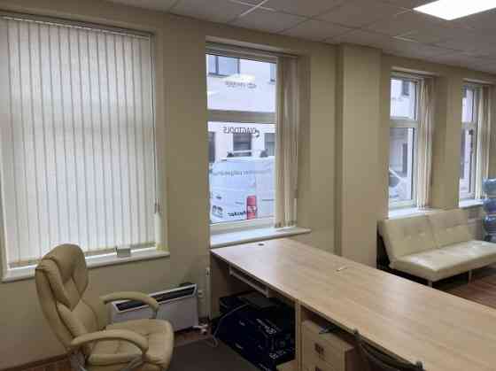 Iznomā biroju telpas.  Telpas var izmantot gan tirdzniecībai, gan biroja vajadzībām.  Telpu kopējā p Rīga