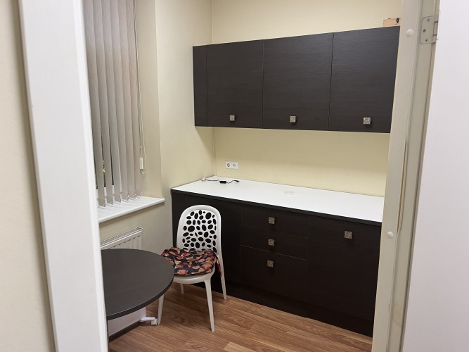 Iznomā biroju telpas.  Telpas var izmantot gan tirdzniecībai, gan biroja vajadzībām.  Telpu Rīga - foto 7