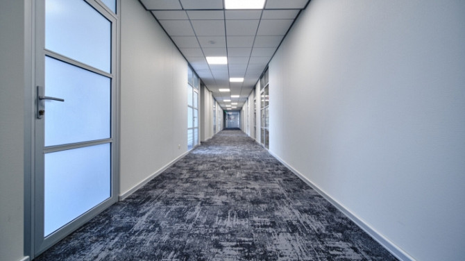 Biroja telpas ar bonusu - tiešo izeju uz terasi!  Jauns birojs mūsdienīgā biroju ēkā. Telpas Rīga - foto 7