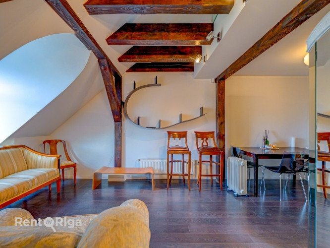 Izsmalcināts divlīmeņu dzīvoklis renovētā ēkā pašā Rīgas sirdī.   Tiešs skatu uz Rīga - foto 8