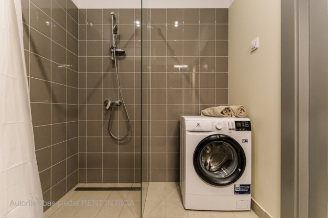 Pilnībā mēbelēts 2-istabu dzīvoklis jūgendstila ēkā Rīgas Centrā.  Krišjāņa Valdemāra Rīga - foto 8