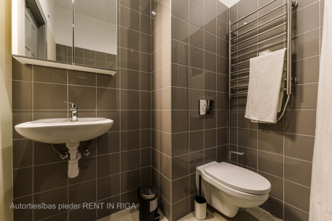 Pilnībā mēbelēts 2-istabu dzīvoklis jūgendstila ēkā Rīgas Centrā.  Krišjāņa Valdemāra Rīga - foto 7