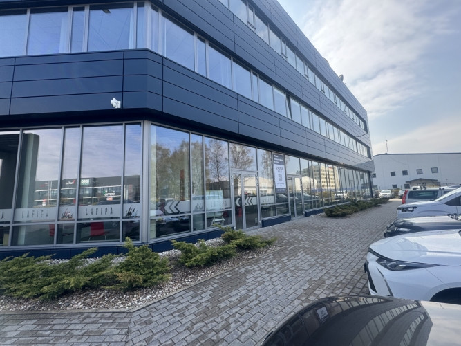 Biroja telpa pirmajā stāvā ar atsevišķu ieeju.  Ieeja no ēkas fasādes. Ēkā pieejami šādi Rīga - foto 3