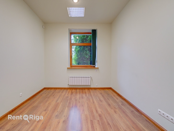 Izīrē biroja telpas privātā un koptā īpašumā.  Piedāvājam nomai biroju klusā un zaļā Rīga - foto 10