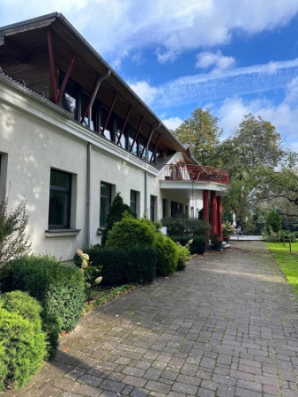 Izīrē biroja telpas privātā un koptā īpašumā.  Piedāvājam nomai biroju klusā un zaļā Rīga - foto 1