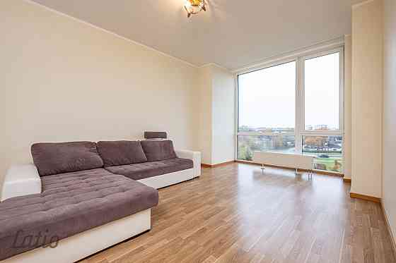 Izīrē daļēji mēbelētu 3 istabu dzīvokli Purvciemā, blakus Mēbeļu namam. Viesistaba apvienota ar virt Rīga