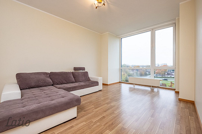 Izīrē daļēji mēbelētu 3 istabu dzīvokli Purvciemā, blakus Mēbeļu namam. Viesistaba apvienota ar virt Рига - изображение 2