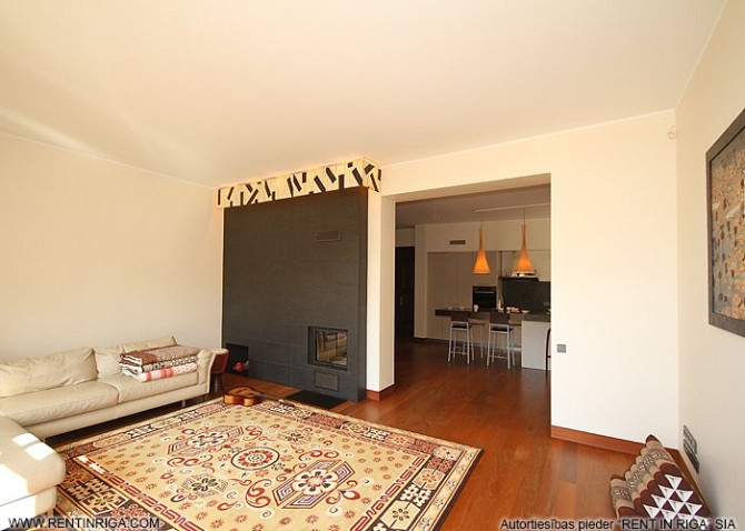 Uz īri tiek piedāvāts elegants un ērts trīs istabu dzīvoklis Āgenskalnā, tieši blakus Rīga - foto 7