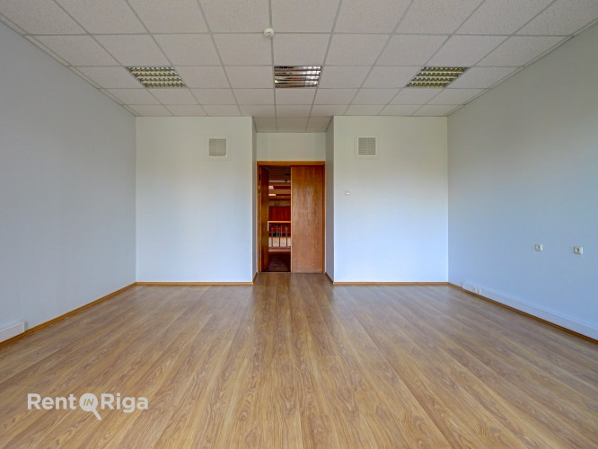 Izīrē Kongresu nama visu 4.stāvu.  Telpas sastāv no 9 dažāda izmēra kabinetiem. Tie Rīga - foto 7