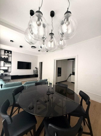 Izīrē plašu 3 istabu dzīvokli Rīgas centrā!  Šis dzīvoklis ir elegants un ar īpašu šarmu, kādu snied Рига - изображение 3