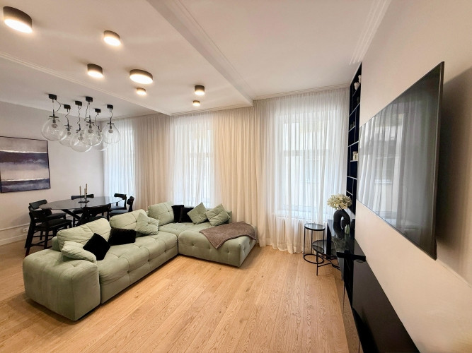 Izīrē plašu 3 istabu dzīvokli Rīgas centrā!  Šis dzīvoklis ir elegants un ar īpašu šarmu, kādu snied Рига - изображение 1