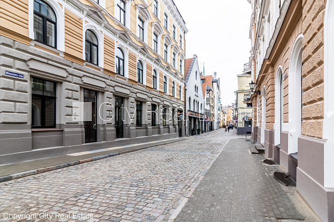 Фасадный дом, вход с улицы и со двора, лестничная клетка после косметического Рига - изображение 17