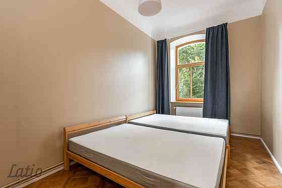 Izīrē plašu un elegantu dzīvokli Rīgas Klusajā centrā.
Piedāvājumā gaišs un mājīgs dzīvoklis prestiž Рига