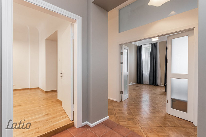 Izīrē plašu un elegantu dzīvokli Rīgas Klusajā centrā.
Piedāvājumā gaišs un mājīgs dzīvoklis prestiž Рига - изображение 4