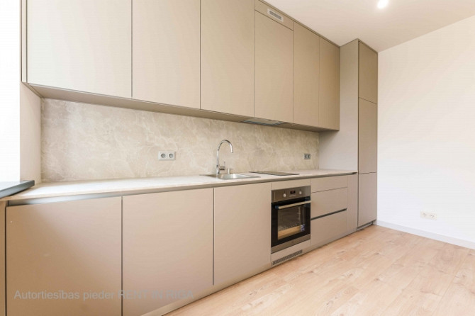 Современная и продуманная до мелочей 2-комнатная квартира по адресу Лиелирбес 9a Рига - изображение 2