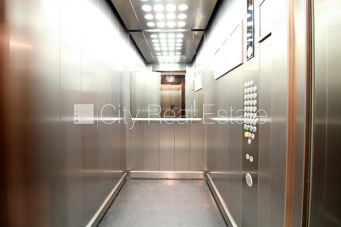 Pagalma ēka, slēgts pagalms, teritorijas iebrauktuves vārti aprīkoti ar automatizētu Rīga - foto 12