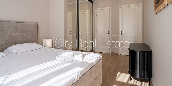 Fasādes māja, ir lifts, kāpņu telpa pēc kosmētiskā remonta, viena istaba izolēta, studio Rīga - foto 7