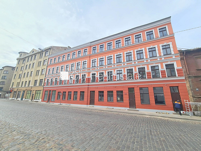 Fasādes māja, renovēta māja, fasāde ar dekoratīvo apmetumu, slēgts pagalms, ieeja no ielas Rīga - foto 19