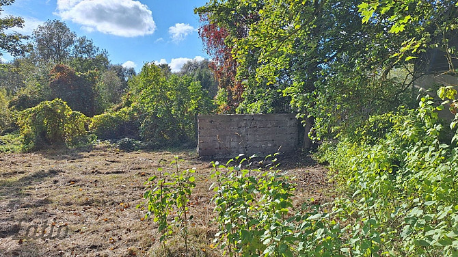 Piedāvājam iegādāties plašu zemesgabalu 2082 m platībā. Uz zemes atrodas veca koka ēka, kuru iespēja Тукумс и Тукумский край - изображение 5