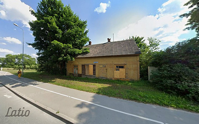 Piedāvājam iegādāties plašu zemesgabalu 2082 m platībā. Uz zemes atrodas veca koka ēka, kuru iespēja Тукумс и Тукумский край - изображение 1