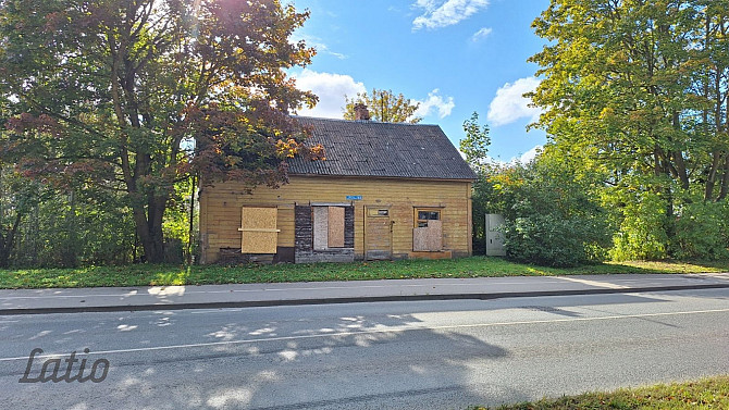 Piedāvājam iegādāties plašu zemesgabalu 2082 m platībā. Uz zemes atrodas veca koka ēka, kuru iespēja Тукумс и Тукумский край - изображение 2