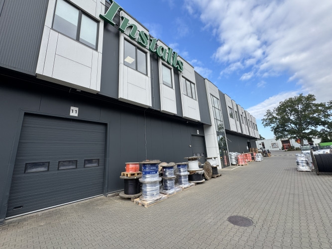 Складские помещения класса A  ул. Улмана, рядом с аэропортом RIX Доступно с января Рига - изображение 1