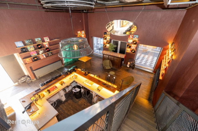 Telpas klubam vai birojam ar 70 kvm terasi.  Iepriekš telpās atradās klubs Soda, pirms tam Nemiers u Рига - изображение 2