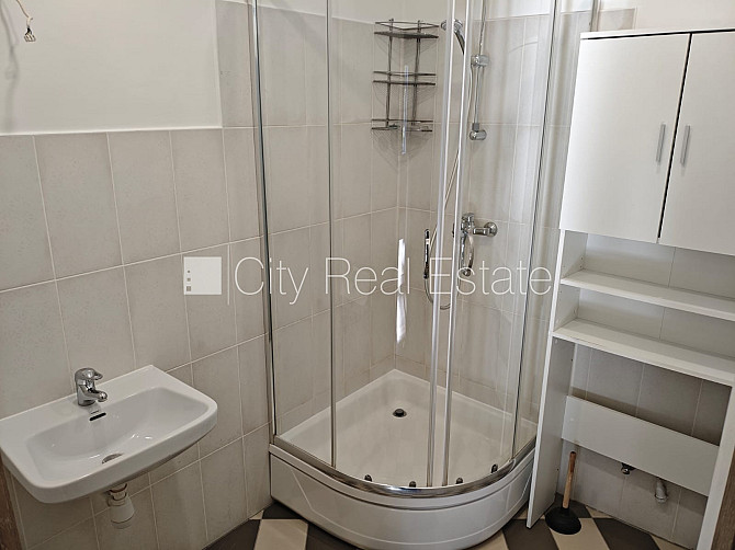 Таунхаус, территория обнесена забором, гараж на одну машину, три балкона, Юрмала - изображение 19