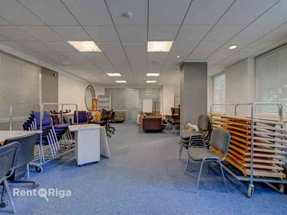 Продается офисное помещение у т/ц Domina.  Офис расположен в 2 кварталах от торгового Рига