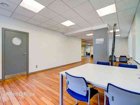 Продается офисное помещение у т/ц Domina.  Офис расположен в 2 кварталах от торгового Рига