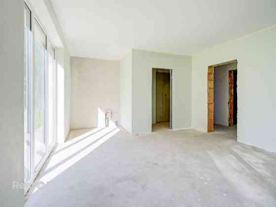 Доходный дом на улице Юркалнес  Продаётся доходный дом с превосходным Рига