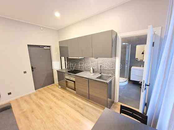 Новостройка, закрытый двор, возможность аренды парковки, вход со двора, во дворе Рига