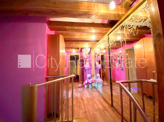 Фасадный дом, реновированный дом, подъездная дорога покрыта брущаткoй, лифт, Рига - изображение 10