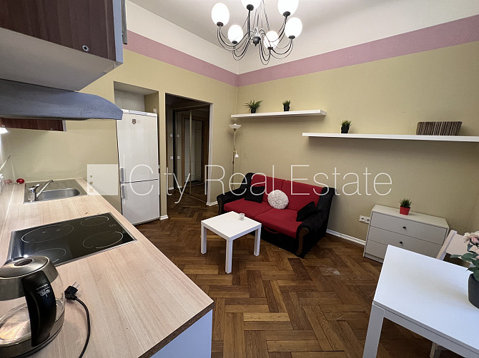 Fasādes māja, renovēta māja, slēgts pagalms, iespēja nomāt autostāvvietu, ieeja no ielas, Rīga - foto 8