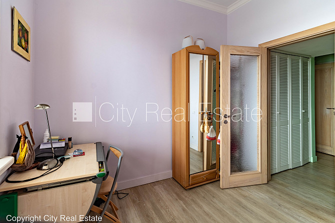 Фасадный дом, реновированный дом, территория обнесена забором, место для машины, Рига - изображение 15