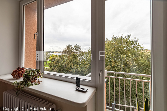 Фасадный дом, реновированный дом, территория обнесена забором, место для машины, Рига - изображение 7