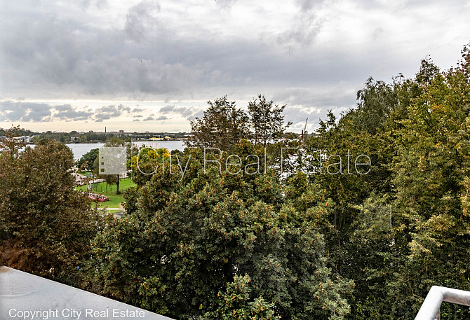 Фасадный дом, реновированный дом, территория обнесена забором, место для машины, Рига - изображение 8